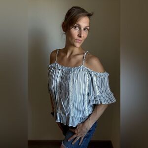 American Eagle Cold Shoulder Ruffle Top Embroidered Festival Boho Medium